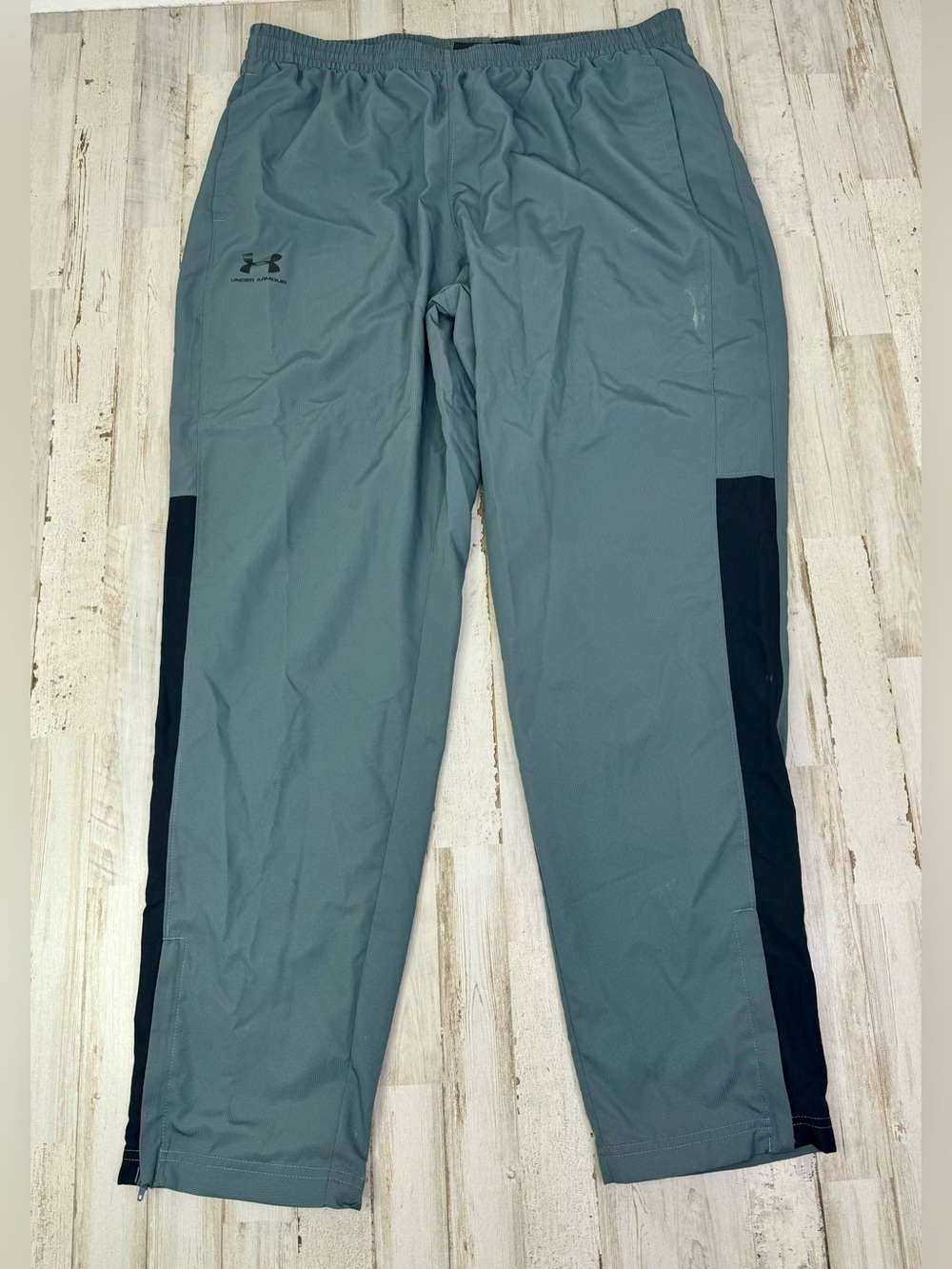 Under Armour Windbreaker Pants Men’s XL Gray Mesh Lined Zipper Pockets Track